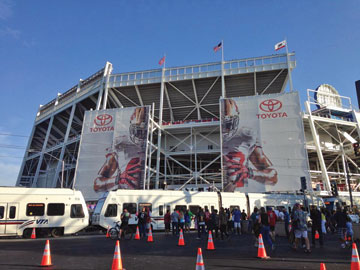 Levi's Stadium Opens to Much Pomp; Glitches to be Resolved