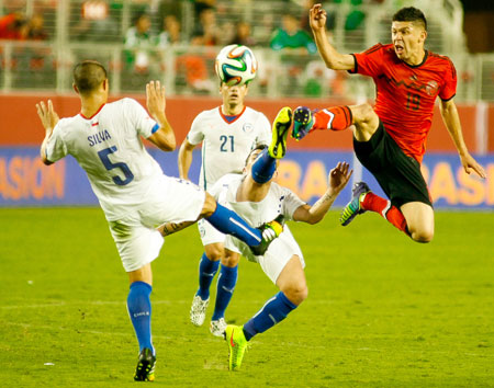 Mexico, Chile Draw in First Friendly at Levi's