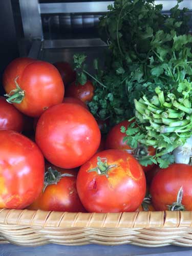 A New Twist on Eating Healthy Eat Well, Live Well: Kaiser Helps Support new Produce Truck